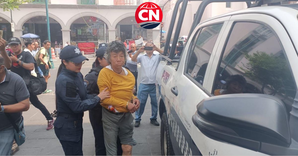Agrede indigente a elemento de Tránsito frente a Palacio de Gobierno en Xalapa